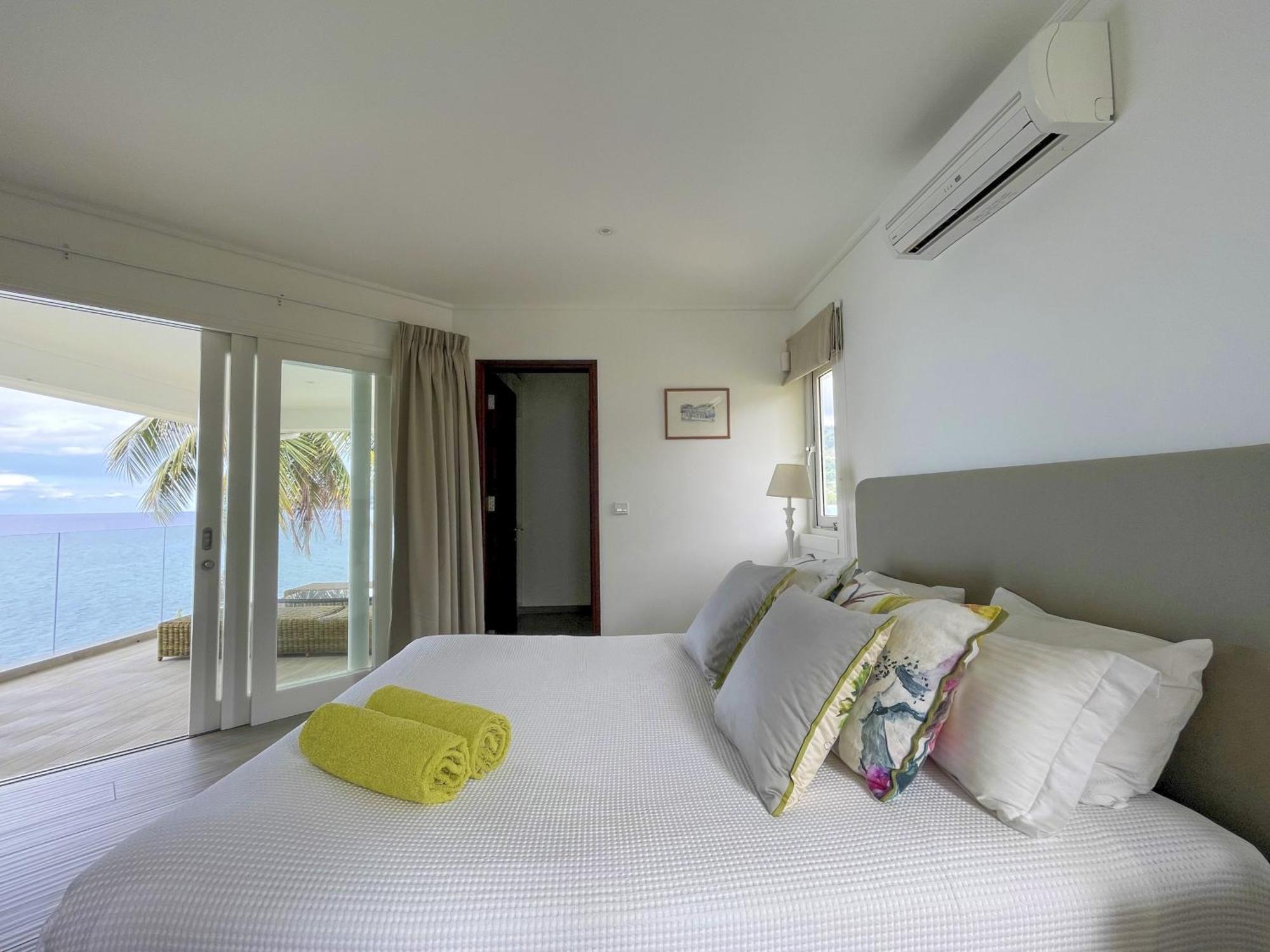 Vallonend Beachfront Villa With Excellent View Bel Ombre Eksteriør bilde