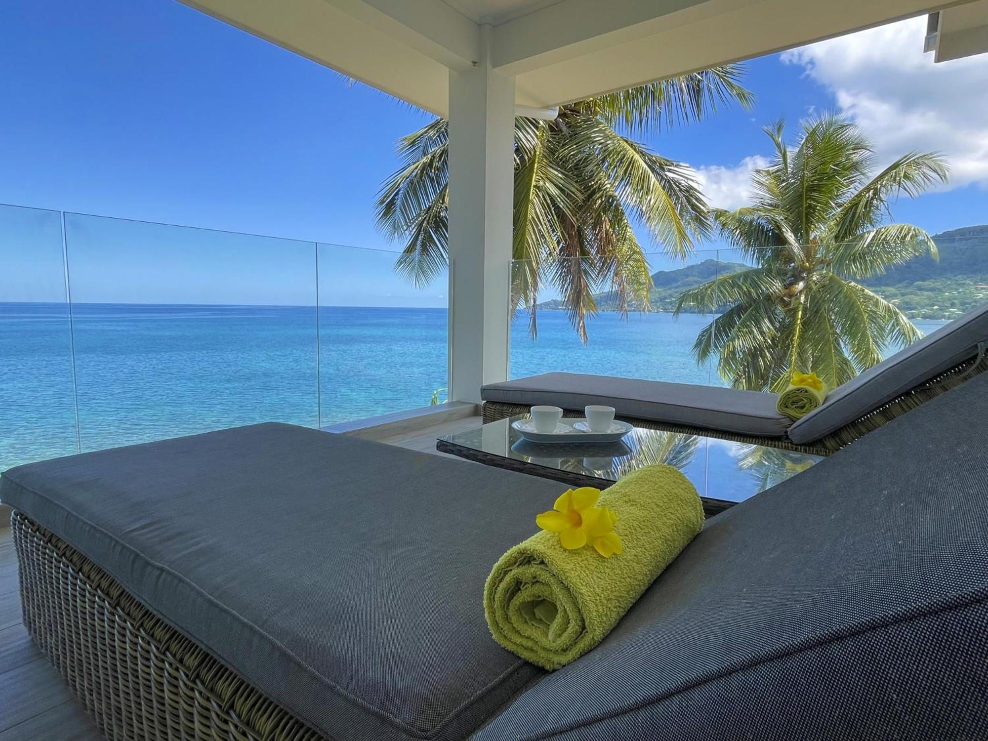 Vallonend Beachfront Villa With Excellent View Bel Ombre Eksteriør bilde